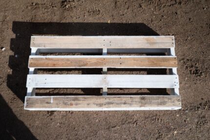 2-Tonne Capacity 585mm x 1165mm x 140mm Half Pallet (Wooden)