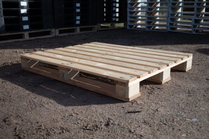 1-Tonne Capacity European 1200mm x 1000mm x 140mm Pallet (Wooden ...